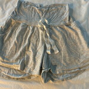 Seraphine maternity shorts size small